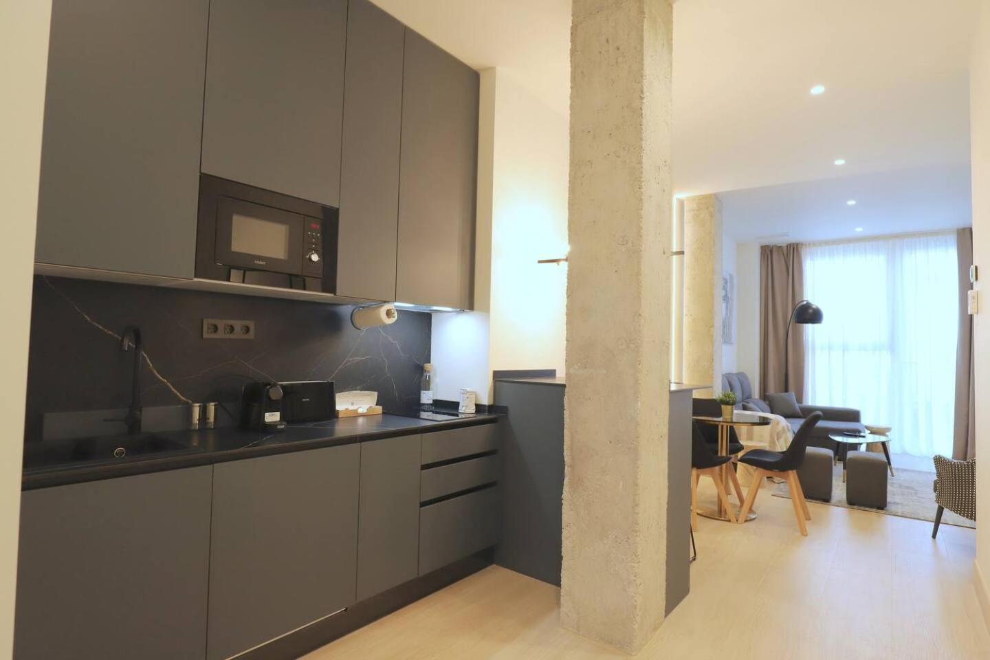 Apartamentos Orilla Del Bernabeu Madrid Buitenkant foto
