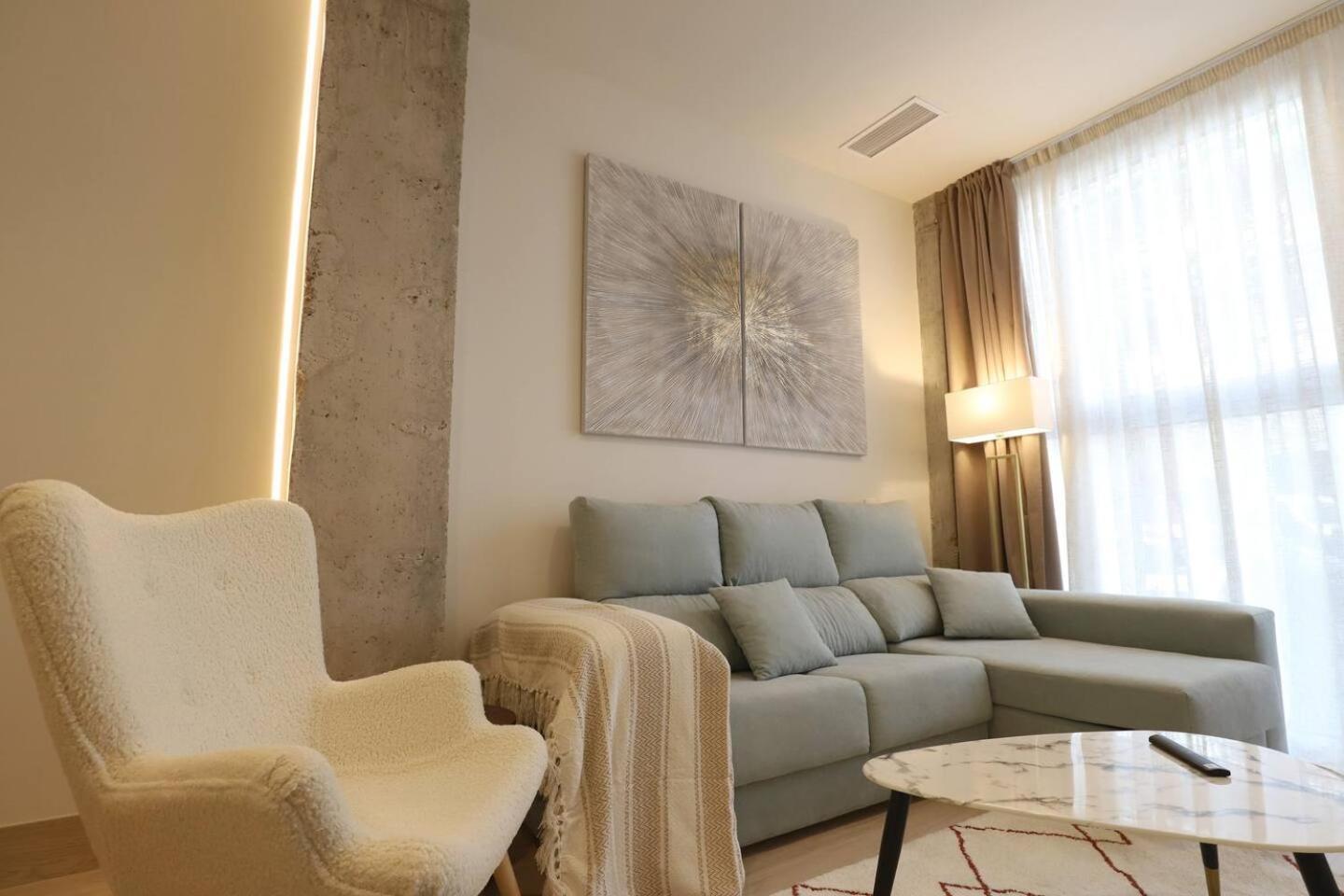 Apartamentos Orilla Del Bernabeu Madrid Buitenkant foto