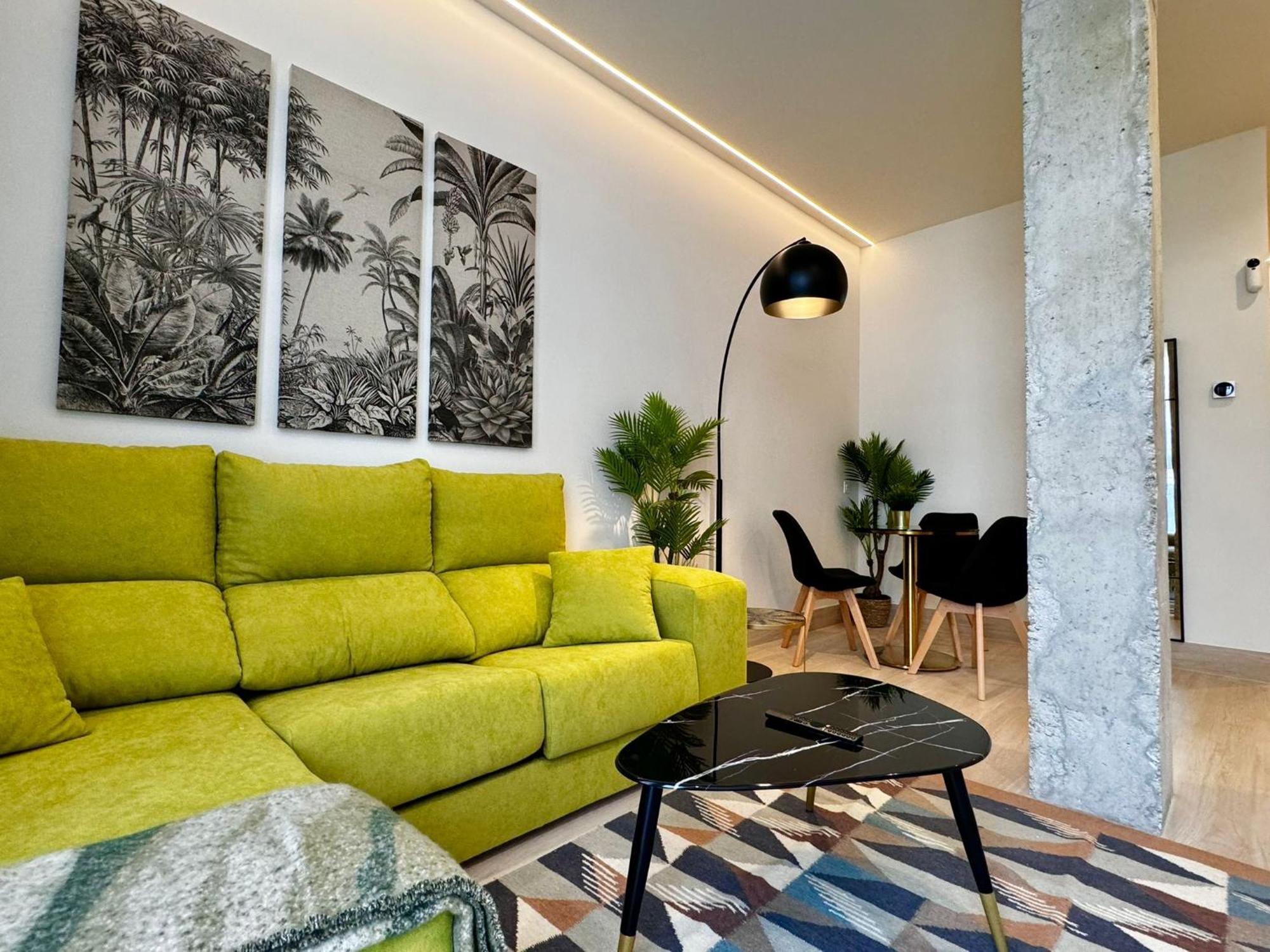 Apartamentos Orilla Del Bernabeu Madrid Buitenkant foto