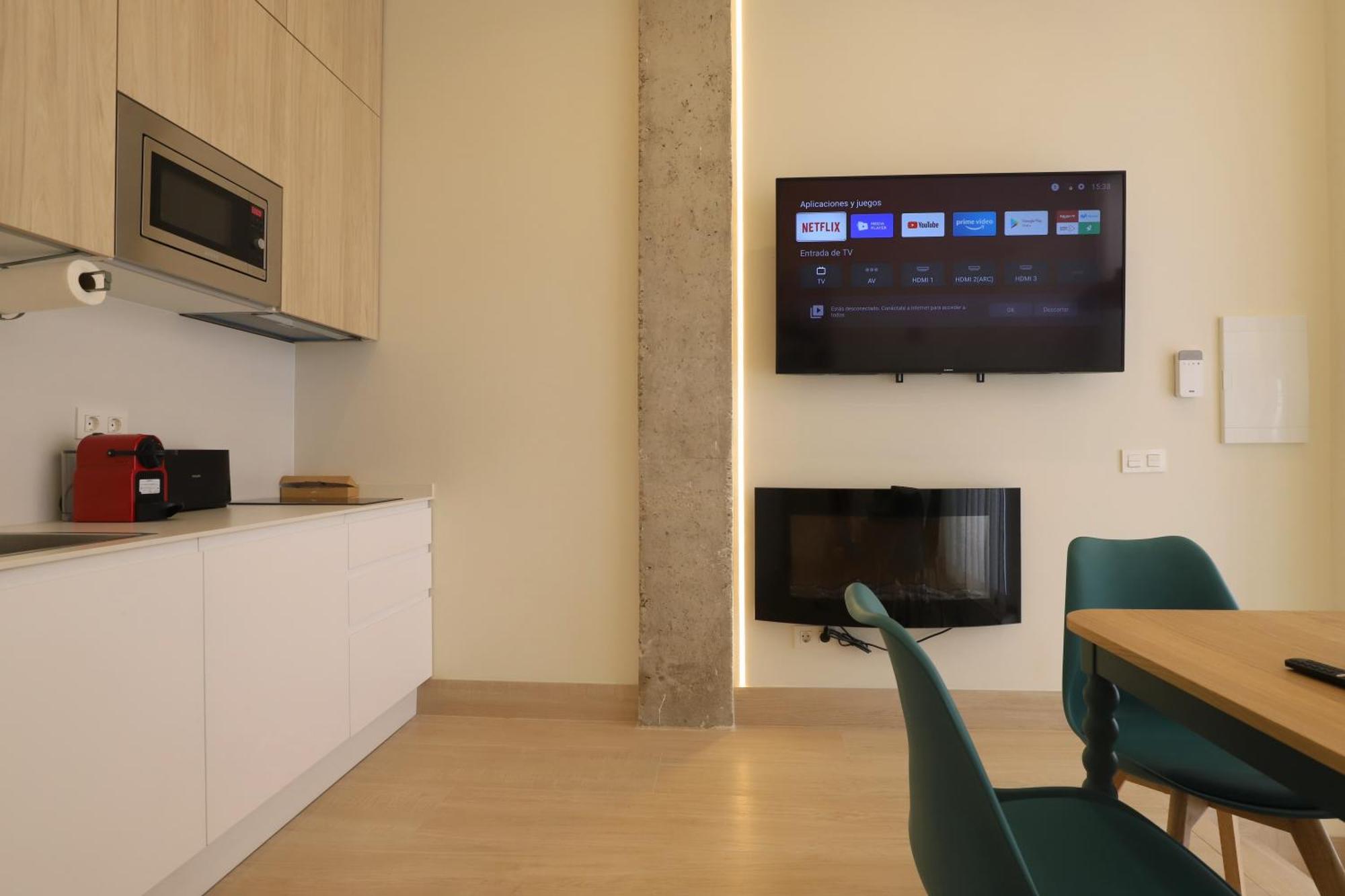 Apartamentos Orilla Del Bernabeu Madrid Buitenkant foto
